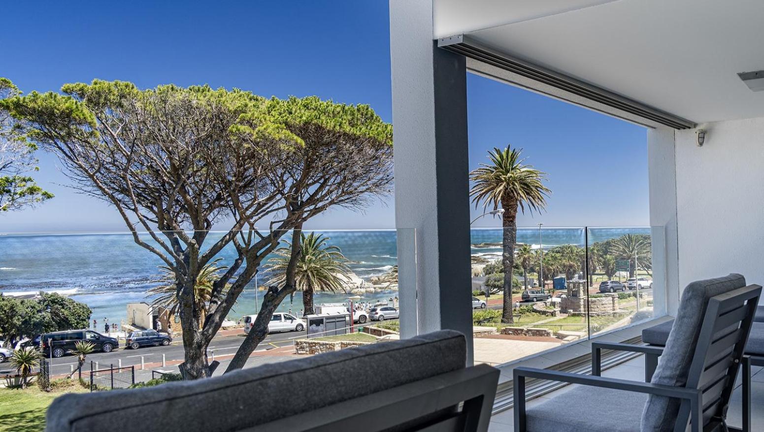 Blue Views Penthouse Beachfront Apartment With Pool Kapstaden Eksteriør billede
