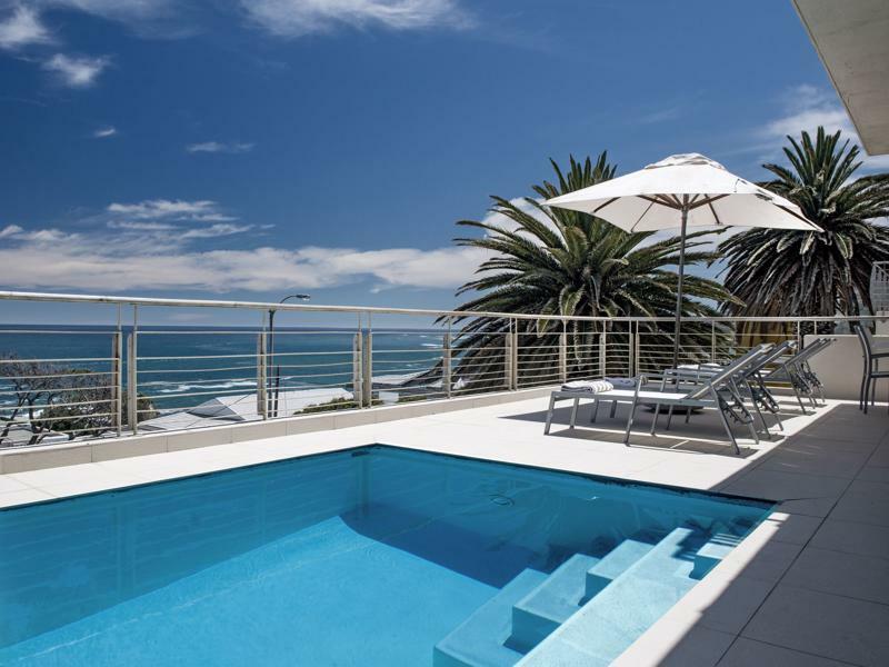 Blue Views Penthouse Beachfront Apartment With Pool Kapstaden Eksteriør billede